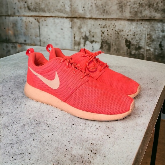 Nike Womens Roshe Run 511882-660 Pink Mesh Trail Running Shoes Sneakers Size 6.5 - Picture 1 of 10